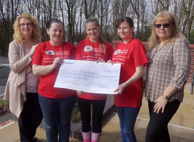 Trio raise £1500 in memory of family members