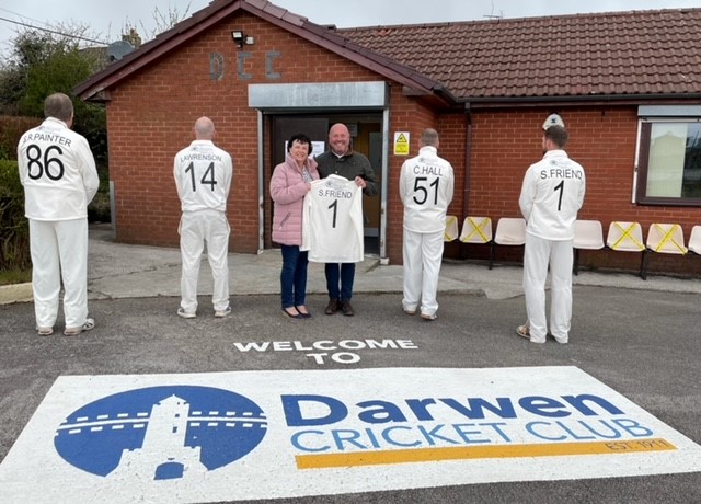 Darwen Cricket Club bowl hospice over with their support